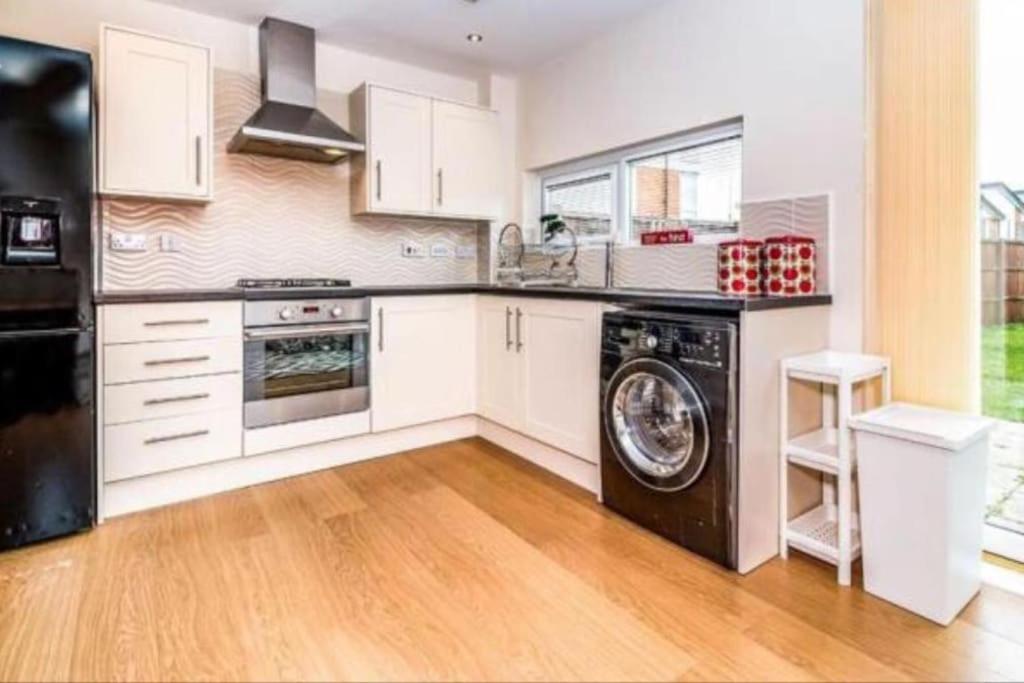 Holiday home Nice House + Car Parking + Close To The City Centre Manchester